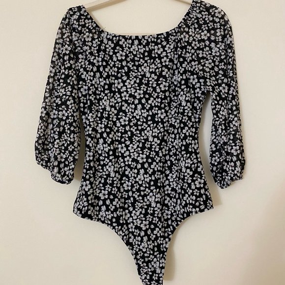 Black & White Floral 3/4 Sleeve Bodysuit - Picture 4 of 6